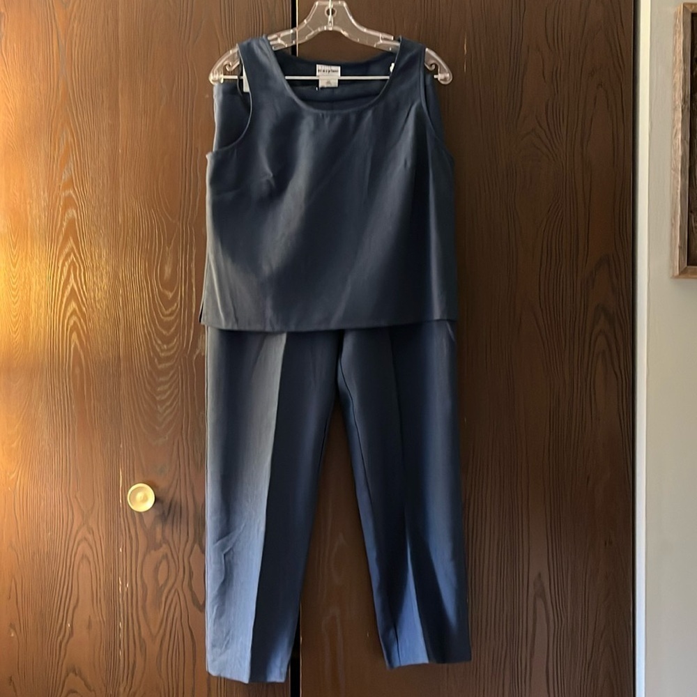 Perceptions petites navy blue 2 pc. Top and pants. Size 10 petite